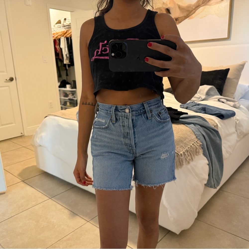 Levi 501 mid-shorts size 23 - Picture 3 of 3
